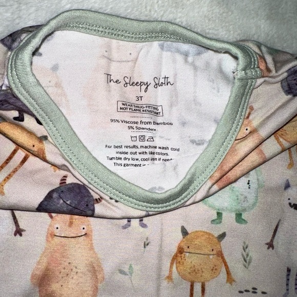 Like New Sleepy Sloth Bamboo Set - Picture 3 of 4